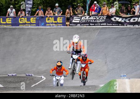 Besancon, Frankreich. 09. Juli 2023. BESANCON, FRANKREICH - JULI 9: Merel Smulders der Niederlande, Michelle Wissing der Niederlande und Manon Veenstra der Niederlande treten am 3. Tag der UEC BMX-Europameisterschaft 2023 beim Complexe sportif du Rosemont am 9. Juli 2023 in Besancon am Finale des Women's Team Time Trial an. Frankreich (Foto von Rene Nijhuis/BSR Agency) Kredit: BSR Agency/Alamy Live News Stockfoto