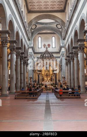 Innere der Basilika Santo Spirito Kirche in Florenz, Italien. Stockfoto