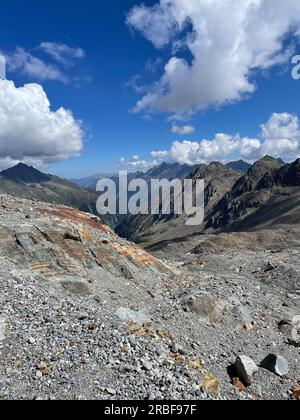 Blick von der Stubaier Gletscher (Stubaier Gletscher) in den österreichischen Alpen Stubaital (Stubaital), Tirol, Österreich, Europa Stockfoto