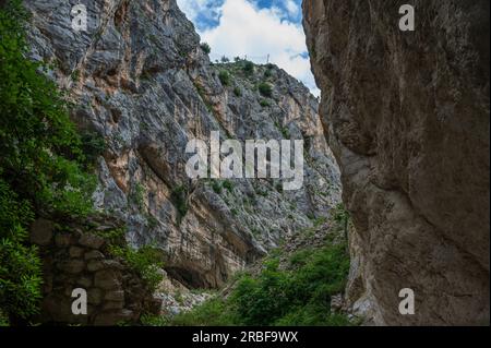 Das Naturschutzgebiet Fara San Martino-Palombaro ist ein Naturschutzgebiet von 4202 ha, das 1983 in den Gemeinden Fara San M errichtet wurde Stockfoto