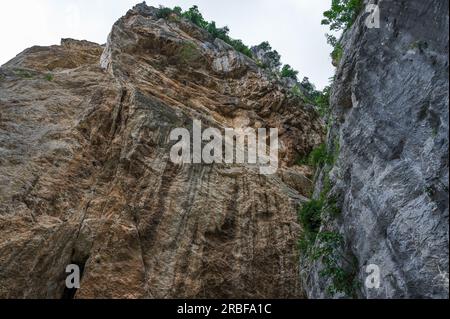 Das Naturschutzgebiet Fara San Martino-Palombaro ist ein Naturschutzgebiet von 4202 ha, das 1983 in den Gemeinden Fara San M errichtet wurde Stockfoto