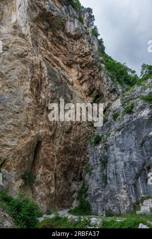 Das Naturschutzgebiet Fara San Martino-Palombaro ist ein Naturschutzgebiet von 4202 ha, das 1983 in den Gemeinden Fara San M errichtet wurde Stockfoto