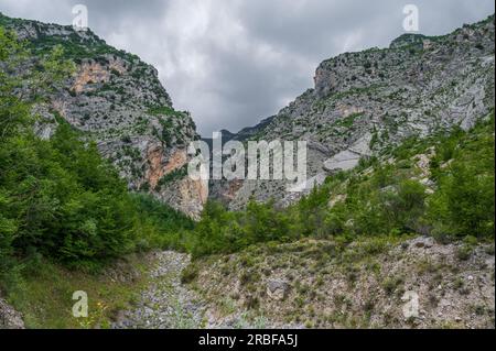 Das Naturschutzgebiet Fara San Martino-Palombaro ist ein Naturschutzgebiet von 4202 ha, das 1983 in den Gemeinden Fara San M errichtet wurde Stockfoto