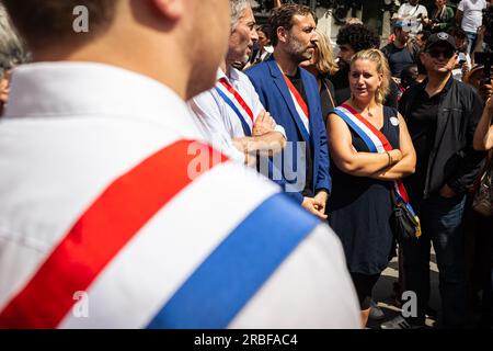 Paris, Frankreich. 08. Juli 2023. Der französische Stellvertreter von La France Soumise, Mathilde Panot, der während des Protests gesehen wurde. Obwohl die Polizei die Demonstration zu Ehren von Adama, einem jungen Mann, der 2016 durch einen Polizisten starb, ablehnte, waren rund zweitausend Demonstranten anwesend, um die Gewalt der Polizei anzuprangern. Kredit: SOPA Images Limited/Alamy Live News Stockfoto