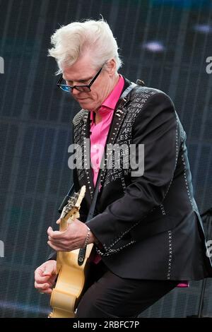 Southampton, Großbritannien. 08. Juli 2023. Martin Degville, Sänger und Songwriter mit der britischen New Wave Band Sigue Sigue Sputnik, live auf der Bühne des Let's Rock 80s Retro Revival Music Festivals. Sigue Sigue Sputnik wurde zu meinem ehemaligen Generation X Bass-Spieler Tony James. Die Band hatte drei Top-40-Hit-Singles aus Großbritannien (Foto von Dawn Fletcher-Park/SOPA Images/Sipa USA). Credit: SIPA USA/Alamy Live News Stockfoto