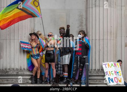 © Jeff Moore TRANS RIGHTS PROTEST. Tausende sind heute in der Londoner Innenstadt auf die Straße gegangen , um gegen die Rechte von Transgender-Menschen zu protestieren und sie zu unterstützen . Stockfoto