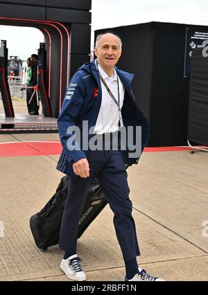 Towcester, Großbritannien. 09. Juli 2023. Silverstone, Towcester, Northamptonshire, Großbritannien, am 09 2023. Juli. Franz Tost, Teamleiter von AlphaTauri, trifft am Wettkampftag beim Aramco British Grand Prix in der Formel 1 in Silverstone, Towcester, Northamptonshire, Großbritannien, am 09 2023. Juli in der Paddock-Region ein. Kredit: Francis Knight/Alamy Live News Stockfoto