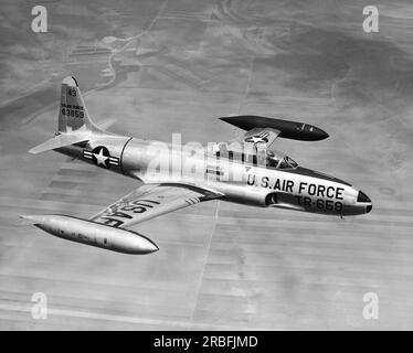 Vereinigte Staaten: c. 1948 Ein Lockheed T-33 Jet Trainer Flugzeug. Es ist eine Tandem-Cockpit-Version des Lockheed P-80 Shooting Star, der von der Army Air Force verwendet wird. Stockfoto