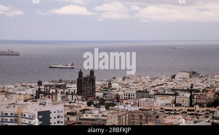 Blick vom historischen Bergviertel Risco de San Nicolas in Las Palmas de Gran Canaria in Richtung Vegueta, Altstadt Stockfoto