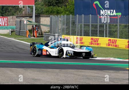 Monza, Italien. 08. Juli 2023. 07/08/2023, Autodromo Nazionale di Monza, Monza, WEC - 6 Stunden Monza, im Bild PEUGEOT TOTALENERGIES, Peugeot 9X8, Loic Duval (FRA), Gustavo Menezes (USA), Nico Muller (CHE). Guthaben: dpa/Alamy Live News Stockfoto