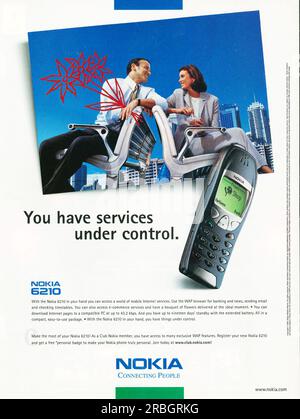 NOKIA 6210-Handywerbung in einem Magazin 2000 Stockfoto