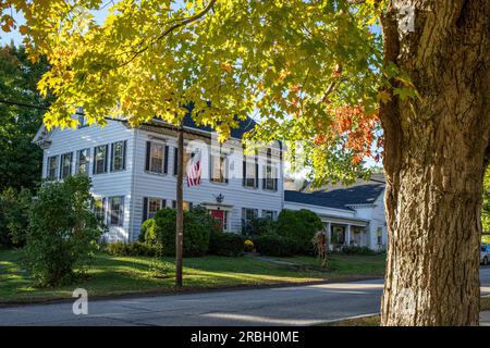 Ein altes Haus gegenüber dem Hardwick Town Common Stockfoto