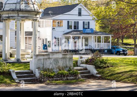 The Hardwick, MA Town Common und Mimi's Coffee House Stockfoto