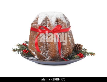 Köstlicher Pandoro-Kuchen mit Puderzucker und roter Schleife, Weihnachtsdekor auf weißem Hintergrund. Traditionelles italienisches Gebäck Stockfoto