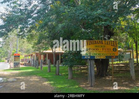 Die Irvinebank Tavern, ein alter Pub in der alten Bergbaustadt Irvinebank, 1883, Queensland, QLD, Australien Stockfoto