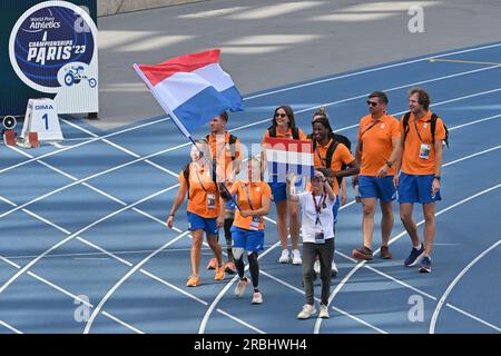 Paris, Frankreich. 08. Juli 2023. PARIS, FRANKREICH - JULI 8: Team Natherlands winkt während der Eröffnungszeremonie am 1. Tag der Pariser 2023-Para-Leichtathletik-Weltmeisterschaft im Stade Charlety am 8. Juli 2023 in Paris, Frankreich (Foto von Marcus Hartmann/BSR-Agentur). Kredit: BSR-Agentur/Alamy Live News Stockfoto