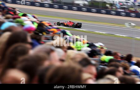 Silverstone, Großbritannien. 9. Juli 2023. Ferraris Monegasque-Fahrer Charles Leclerc fährt am 9. Juli 2023 während des Formel-1-Grand Prix 2023 auf dem Silverstone Circuit in Großbritannien. Kredit: Li Ying/Xinhua/Alamy Live News Stockfoto