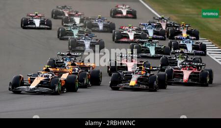 Silverstone, Großbritannien. 9. Juli 2023. Am 9. Juli 2023 starten die Fahrer beim Formel-1-Grand Prix 2023 auf dem Silverstone Circuit in Großbritannien. Kredit: Li Ying/Xinhua/Alamy Live News Stockfoto