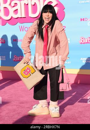 Los Angeles, USA. 09. Juli 2023. Billie Eilish trifft bei Warner Bros. Ein Die „Barbie“-Weltpremiere von Picture findet am 9. Juli 2023 im Shrine Auditorium in Los Angeles, Kalifornien, statt. © Lisa OConnor/AFF-USA.com Kredit: AFF/Alamy Live News Stockfoto