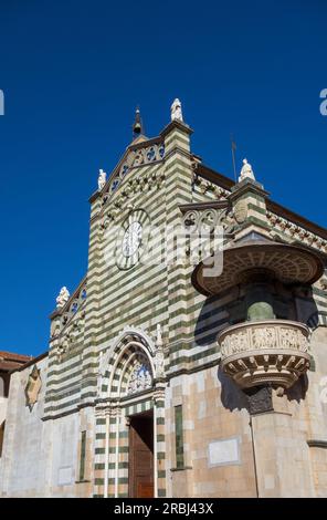 Kathedrale des Heiligen Stephen in Prato mit der wunderschönen äußeren Kanzel, dekoriert vom berühmten italienischen Renaissance-Künstler Donatello im 15. Jahrhundert Stockfoto