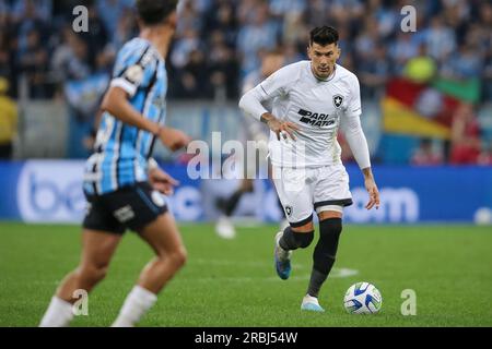 Porto Alegre, Brasilien. 09. Juli 2023. RS – PORTO ALEGRE – 09/07/2023 – BRAZILEIRO A 2023, GREMIO X BOTAFOGO – Victor Cuesta, Botafogo-Spieler während eines Spiels gegen Gremio im Stadion Arena do Gremio für die brasilianische Meisterschaft A 2023. Foto: Pedro H. Tesch/AGIF/Sipa USA Kredit: SIPA USA/Alamy Live News Stockfoto