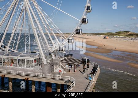 „De Pier“ Pier mit Riesenrad am Scheveningen Beach, Den Haag, Provinz Südholland, Niederlande, Europa Stockfoto