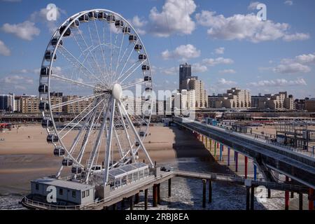 „De Pier“ Pier mit Riesenrad am Scheveningen Beach, Den Haag, Provinz Südholland, Niederlande, Europa Stockfoto
