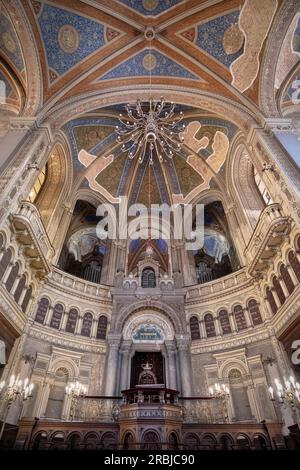 Herrliche Kreuzgewölbe in der Großen Synagoge (Velká synagoga) in Pilsen (Plzeň), Böhmen, Tschechische Republik, Europa Stockfoto