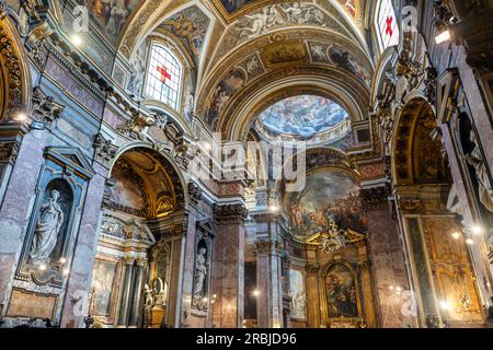 Die Santa Maria Maddalena ist eine römisch-katholische Kirche in Rom, benannt nach der Heiligen Maria Magdalena Stockfoto