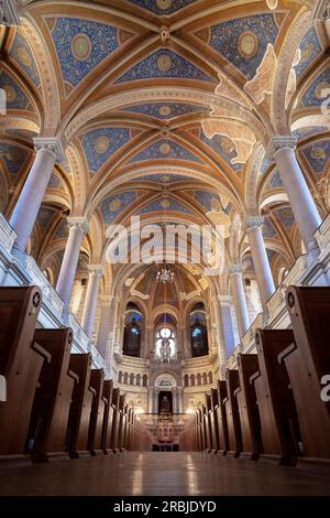 Herrliche Kreuzgewölbe in der Großen Synagoge (Velká synagoga) in Pilsen (Plzeň), Böhmen, Tschechische Republik, Europa Stockfoto