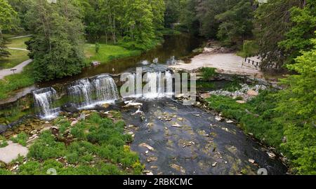 Einer der schönsten Wasserfälle in Estland - der Keila Wasserfall Stockfoto