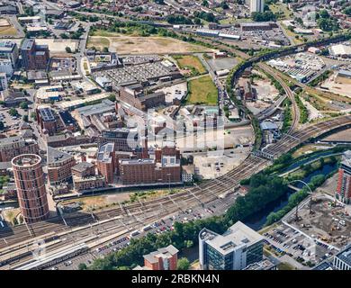 Ein Luftfoto der Holbeck Gegend im Leeds City Centre, West Yorkshire, Nordengland, Großbritannien, mit Tempelarbeiten Stockfoto