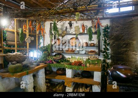 Typische Küche eines traditionellen Picanteria-Restaurants in der Stadt Arequipa in Peru. Stockfoto