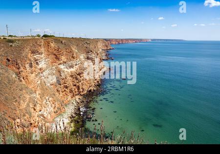 Kap Kaliakra am Schwarzen Meer in Bulgarien. Blick auf das Meer und die Felsen. Stockfoto