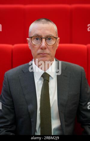 Anthony May, Vorstandsvorsitzender des Nottingham University Hospitals NHS Trust, vor der jährlichen öffentlichen Versammlung der Stiftung an der Nottingham Trent University. Donna Ockenden prüft derzeit die Treuhandgesellschaft wegen mangelnder Versorgung, wobei mehr als 1.000 Menschen sich melden. Foto: Montag, 10. Juli 2023. Stockfoto