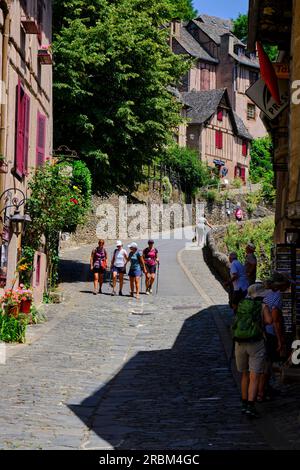 Frankreich, Aveyron (12), Conques, die als schönste Dörfer Frankreichs bezeichnet werden, Bühne auf dem Camino de Santiago Stockfoto