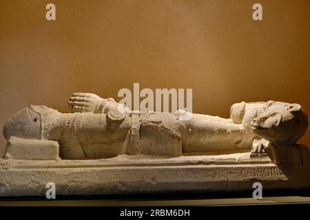 Frankreich, Aveyron (12), Rodez, Fenaille Museum, Gisant de G. Ratier, 14. Jahrhundert Stockfoto