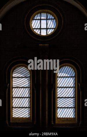 Frankreich, Aveyron (12), Conques, die als schönste Dörfer Frankreichs bezeichnet werden, Bühne auf dem Camino de Santiago, Abteikirche Sainte-Foy, 11. und 12. Cent Stockfoto