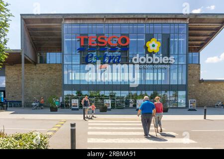 Dobbies Garden Centre im Tesco Extra Supermarkt in King's Lynn. Stockfoto