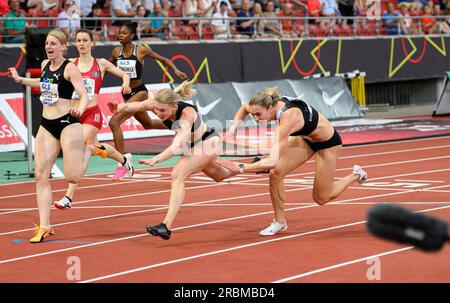 Kassel, Deutschland. 09. Juli 2023. Links nach rechts Lisa NIPPGEN (MTG Mannheim/2. Platz), Louise WIELAND (HSV Hamburg Hamburg/5. Platz), OKUKU Holly (Sprintteam Wetzlar), Denise UPHOFF (LG Stadtwerke Muenchen/2. 2023. Platz), Gewinnerin Alexandra BURGHARDT ( LG Gendorf Wacker Burghausen), Zielscheibe, Deutsche, Aktion, letzte 200m der Athleten, Athleten, 09.07.2023. Ab 08,07. - 09.07.2023 in Kassel/Deutschland. Kredit: dpa/Alamy Live News Stockfoto