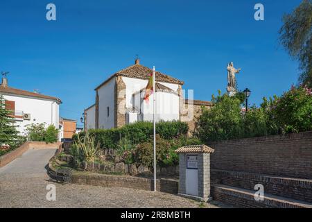 Ermita de Nuestra Senora del Carmen (Unsere Lieben Frau des Mount Carmel Eremitage) - Setenil de las Bodegas, Andalusien, Spanien Stockfoto