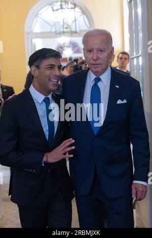 London, Großbritannien. 10. Juli 2023. US-Präsident Joe Biden trifft sich am Montag, den 10. Juli 2023, in der Downing Street 10 in London, England, mit dem britischen Premierminister Rishi Sunak. Biden wird einen kurzen Besuch abstatten, um Premierminister Rishi Sunak und König Karl III. Zum ersten Mal seit seiner Krönung im Mai im Vorfeld des NATO-Gipfels 2023 in Vilnius, Litauen, zu treffen. Foto: Simon Walker/No. 10 Downing Street/ Kredit: UPI/Alamy Live News Stockfoto