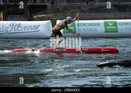 Bastian GRIMM (Alster Canoe Club) Action, Stand-Up-Paddeln für Männer, Kanufahren am 9. Juli 2023 in Duisburg. Das Finale 2023 Rhein-Ruhr von 06,07 bis 09.07.2023 Stockfoto