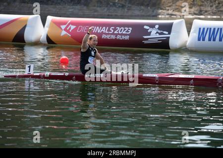 Lisa JAHN (KC Berlin), Gewinnerin, Goldmedaille, Action, Frauenkanu C1 Finale, Frauen, Kanu-Parallelsprint, Kanu-Wettbewerbe am 9. Juli 2023 in Duisburg/Deutschland die Finale 2023 Rhein-Ruhr von 06,07 bis 09.07.2023 Stockfoto