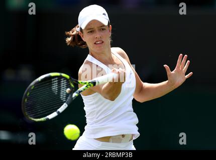 Kaitlin Quevedo in Aktion während ihres Mädchenspiels an Tag acht der Wimbledon Championships 2023 im All England Lawn Tennis and Croquet Club in Wimbledon. Foto: Montag, 10. Juli 2023. Stockfoto