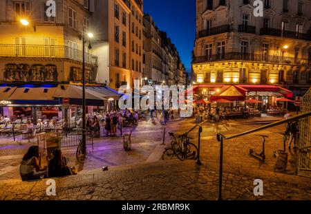 Romantisches Paris. In der Abenddämmerung in der Rue de Turbigo, 1 Arr. Paris Stockfoto