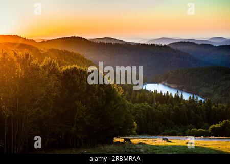 Sunset, Lac de Blanchemer, in Hohneck, La Bresse, Vogesen, Region Grand Est, Elsass-Lothringen, Vogesen und Haut-Rhin, Frankreich Stockfoto