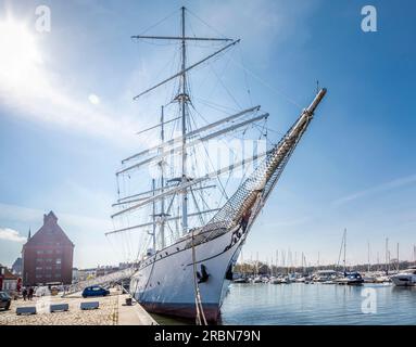 Museumsschiff Gorch Fock im Hafen von Stralsund, Mecklenburg-Vorpommern, Norddeutschland Stockfoto