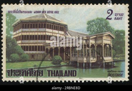 RUSSLAND KALININGRAD, 31. MAI 2016: Stempel gedruckt von Thailand, zeigt Wiman Mek Royal Hall, circa 1990 Stockfoto