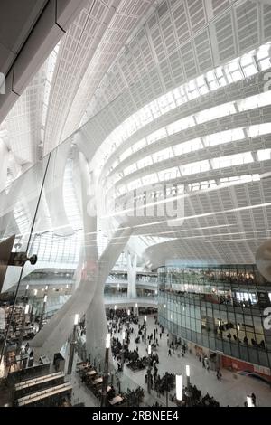 Hong Kong West Kowloon Station. Es ist die einzige Station in der Hong Kong-Abteilung und verbindet den China-Abschnitt über einen eigenen Tunnel mit dem chinesischen Festland Stockfoto